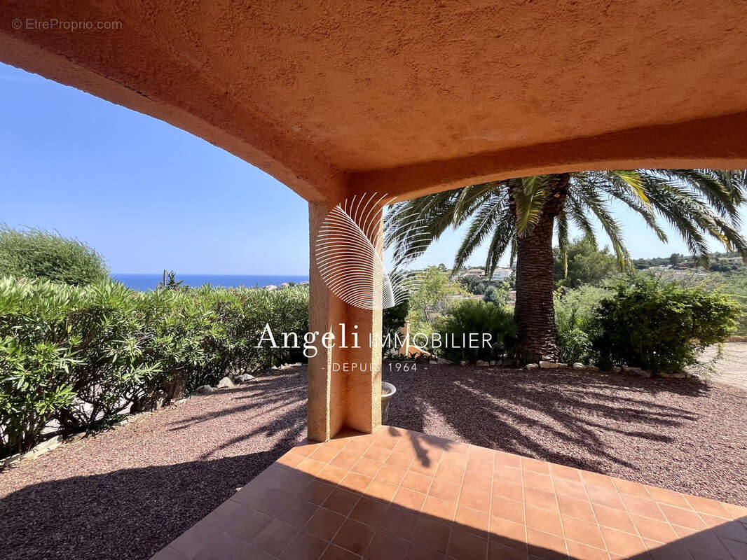 Villa Provençale vue mer - Saint AYGULF - photo 8