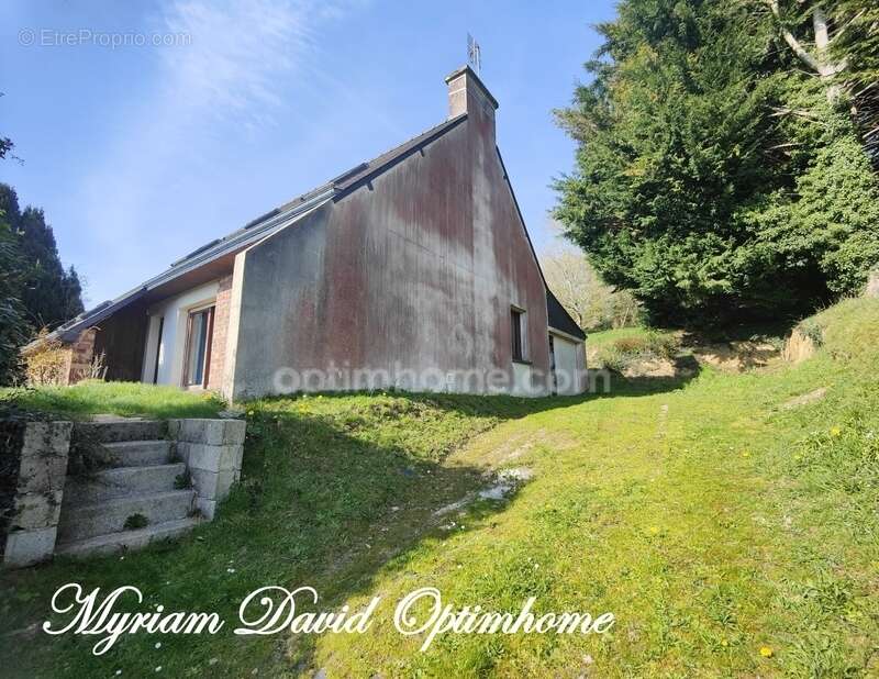 Maison à PLOUGUERNEVEL