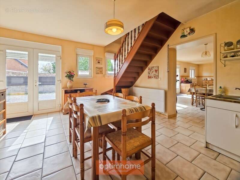 Maison à CROISILLES