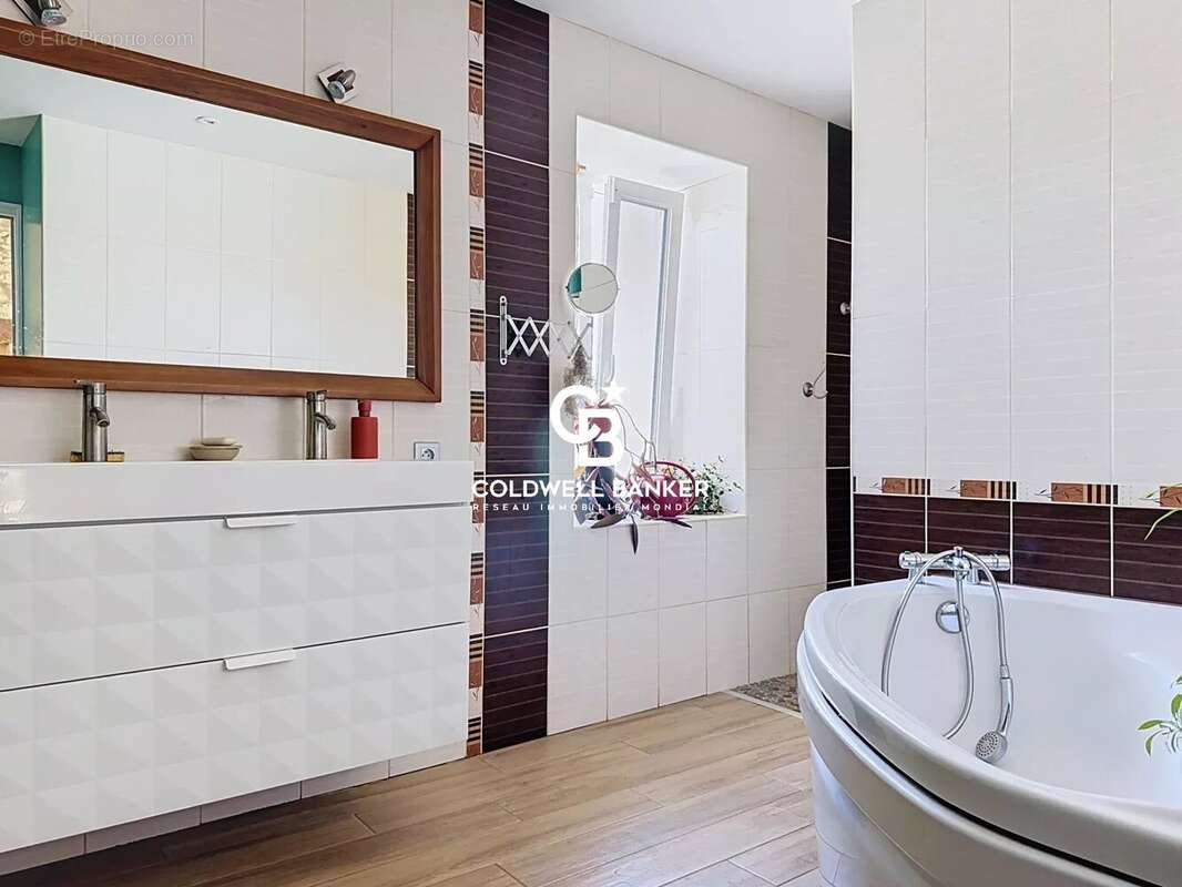Maison familiale avec piscine – Chermignac - photo 6