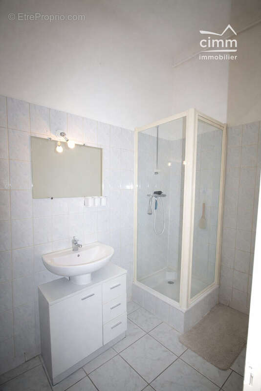 Appartement à SAINT-SIMEON-DE-BRESSIEUX