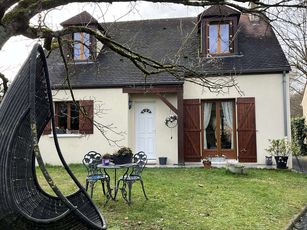 Maison à LA CHAPELLE-LA-REINE