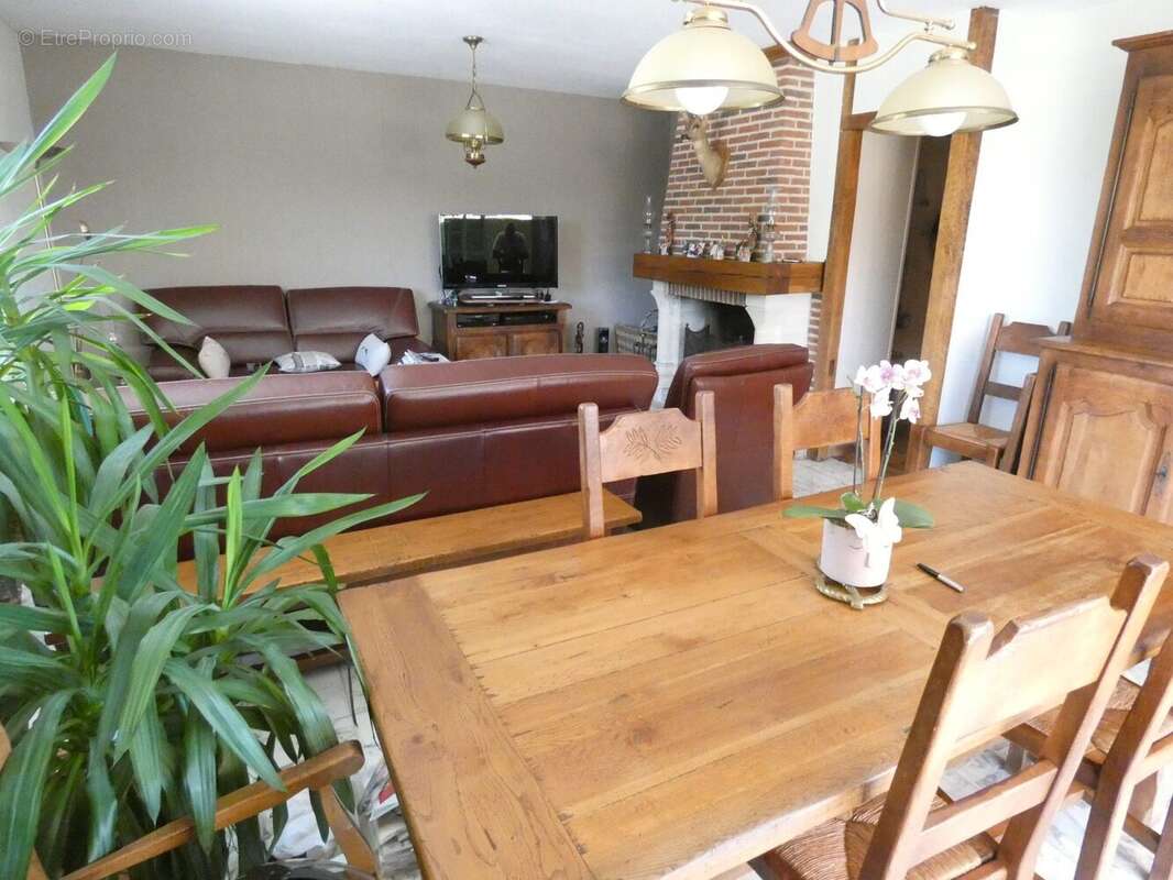 Maison à SAINT-OUEN-DE-THOUBERVILLE