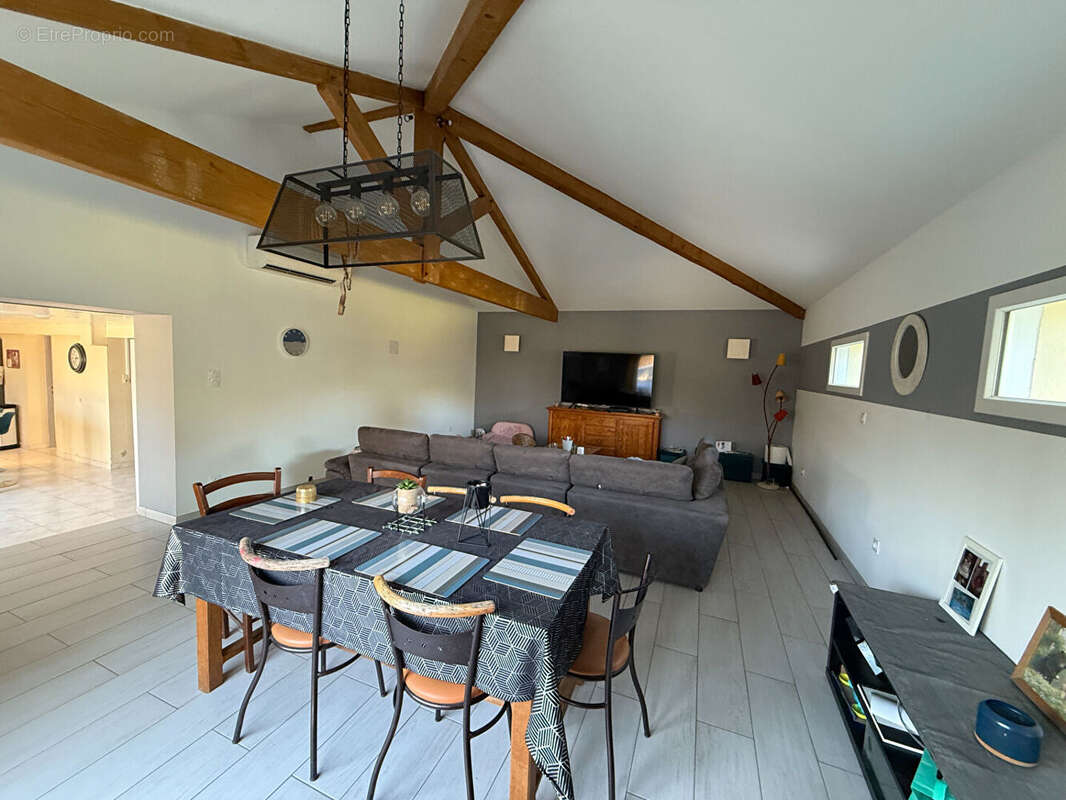 Maison à SAINT-SYLVESTRE-SUR-LOT