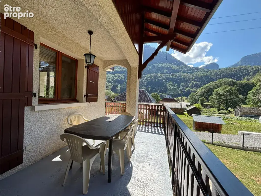 BELLEVAUX Maison T6 120 m² , 1180m² de terrain , secteur calme (74470) - photo 6