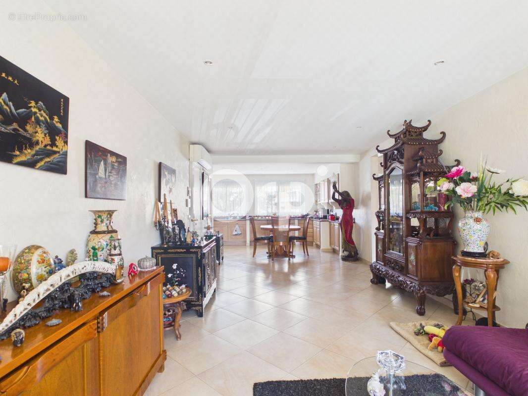 Appartement à MANDELIEU-LA-NAPOULE