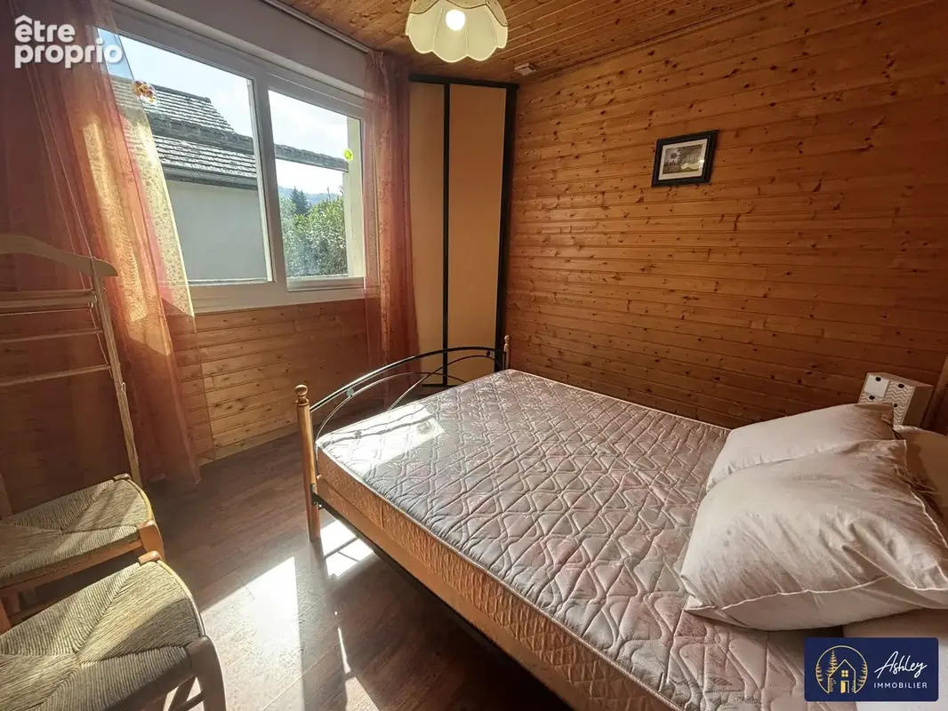 Ensemble immobilier CONDAT (Cantal)