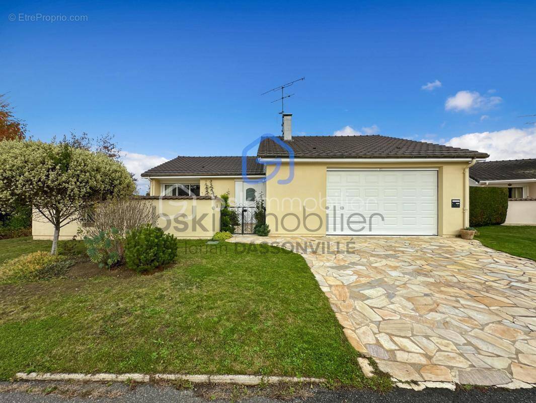 Maison à SAINT-GERMAIN-LES-CORBEIL