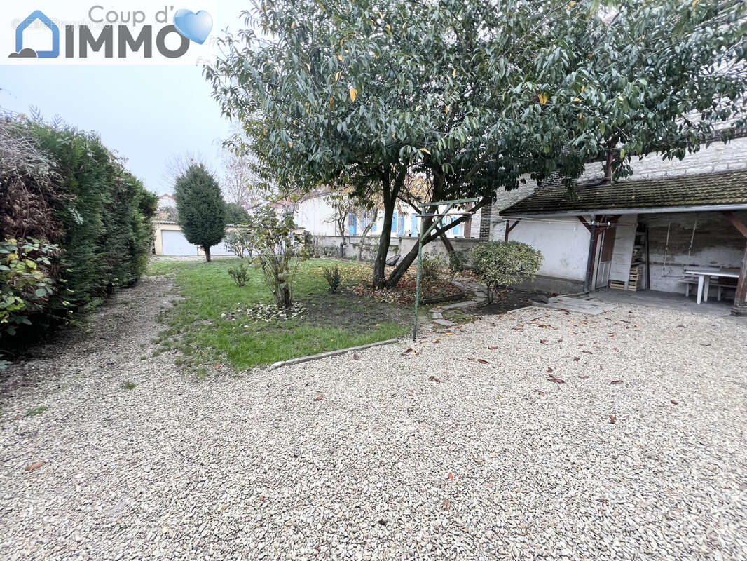 Appartement à SAINTE-SAVINE