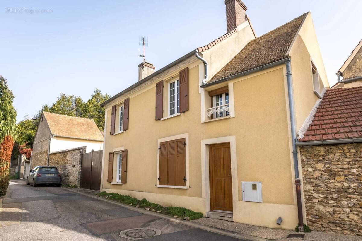 Maison à BAZAINVILLE
