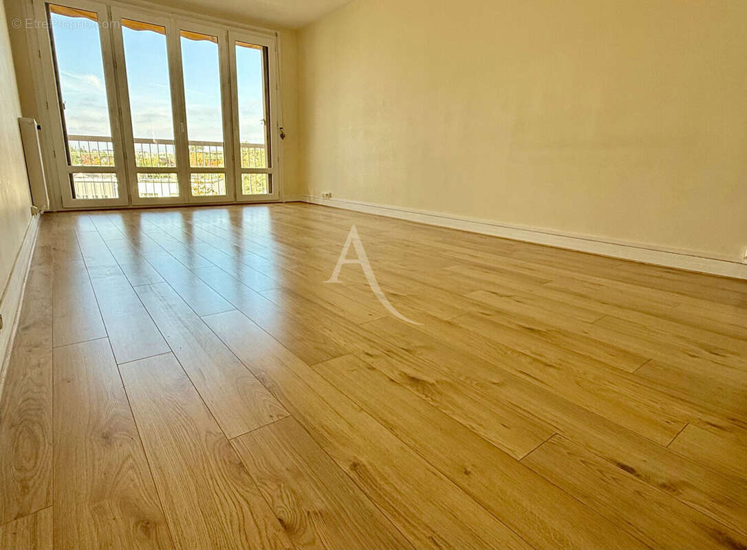 Appartement à CHAVILLE