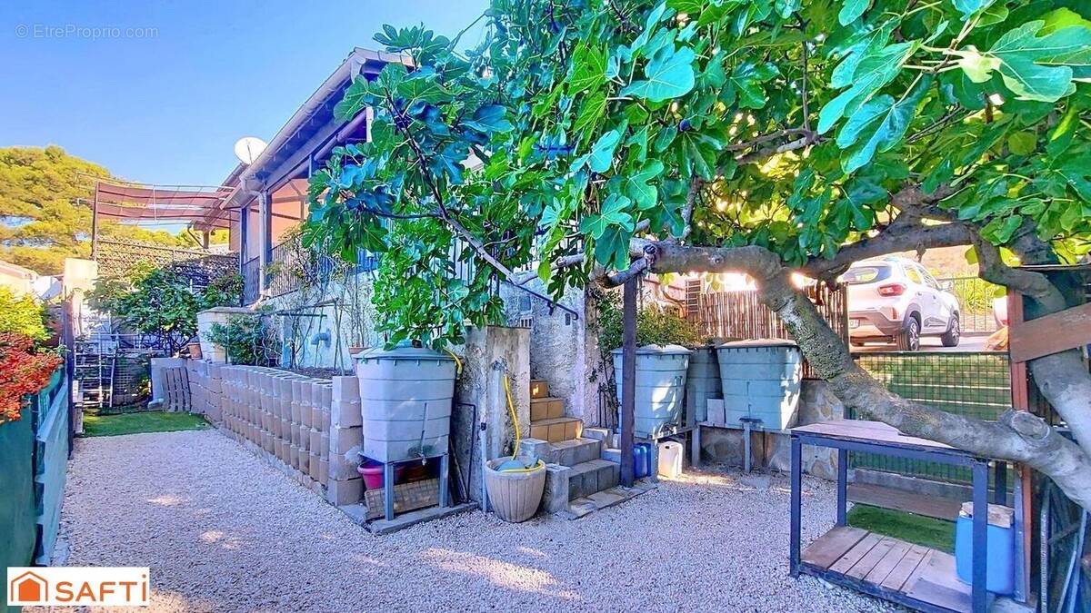 Photo 1 - Maison à LE CASTELLET