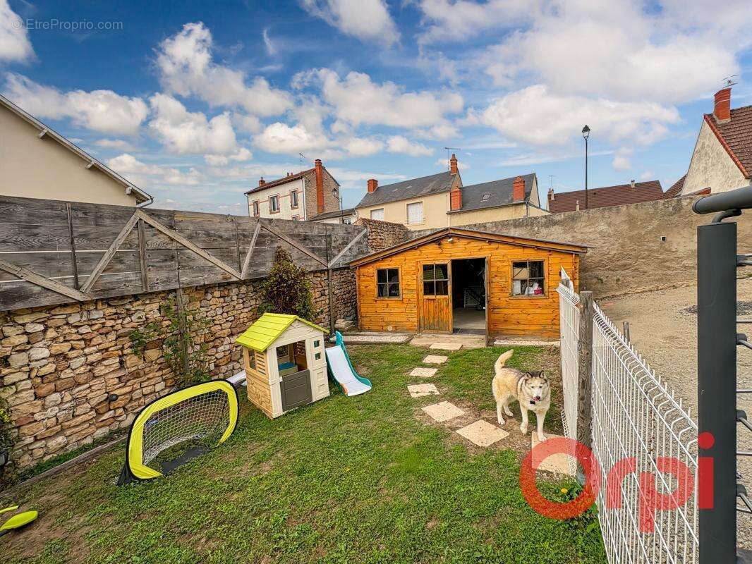 Maison à SAINT-AMAND-MONTROND