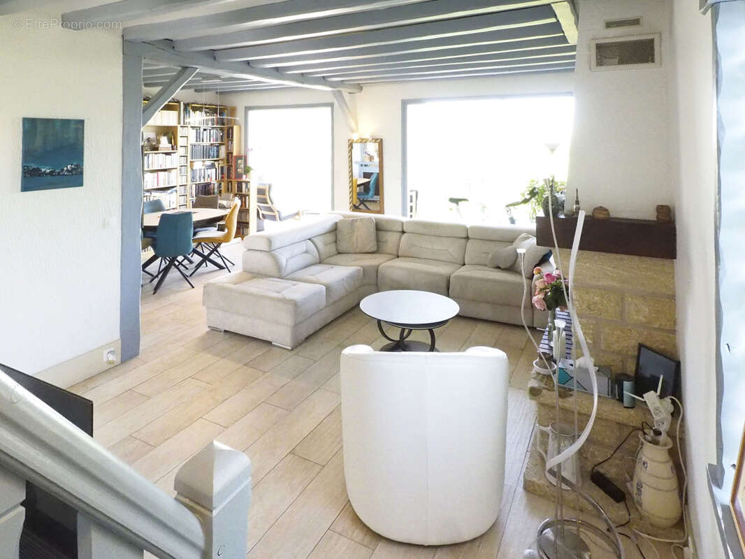 Maison à VAUX-LE-PENIL