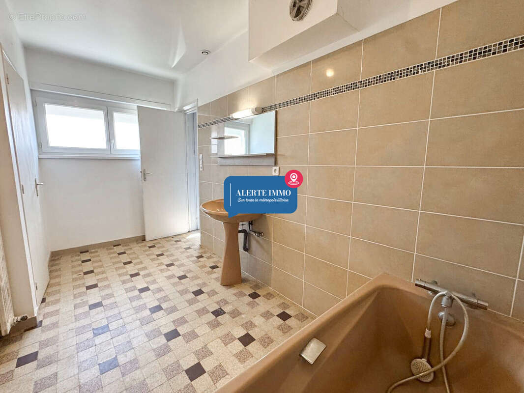 Maison à LA NEUVILLE