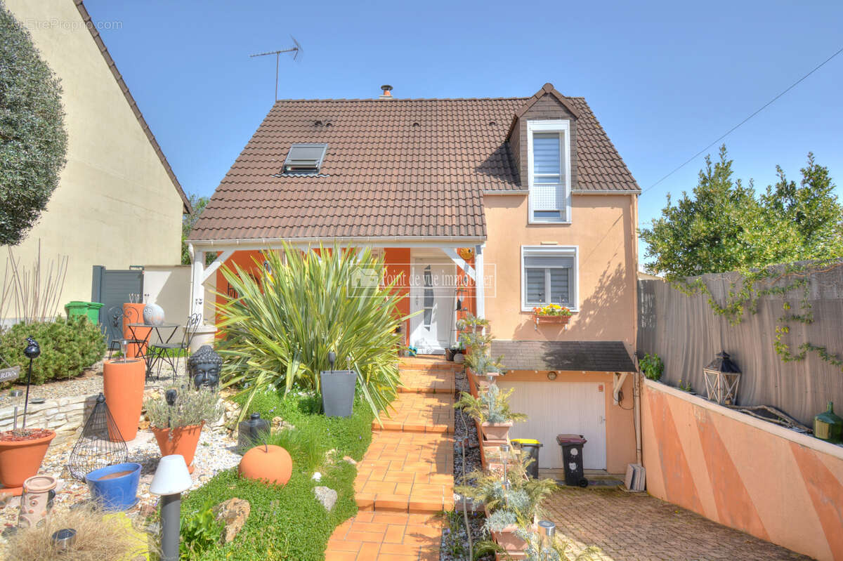 Maison à SAVIGNY-SUR-ORGE