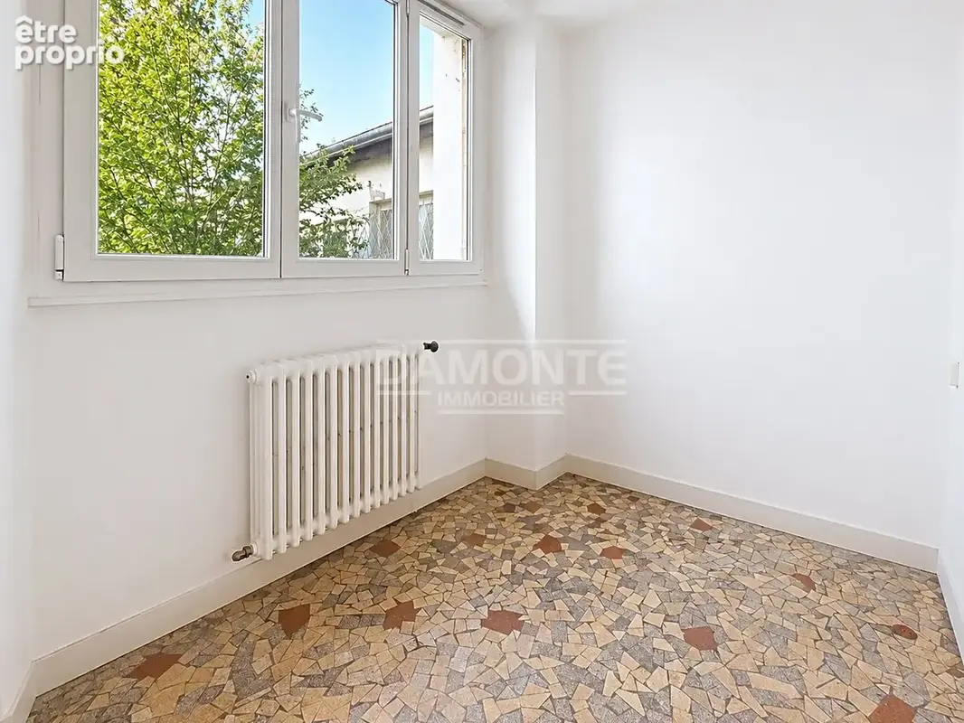 Local commercial 77 m2   Belle visibilité   Axe passant - photo 6