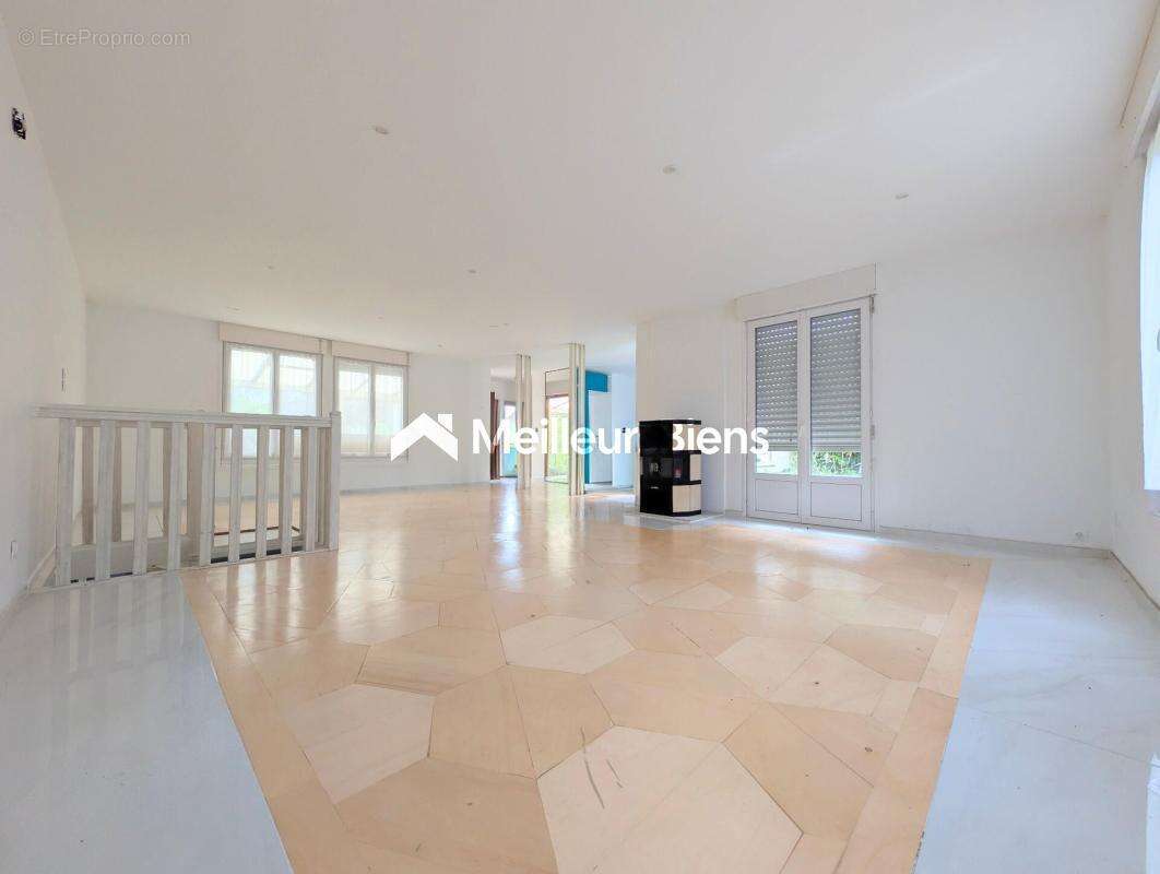 Maison 145 m² à Jouy-Mauvoisin 4 chambres sur terrain divisible de 1090 m² - photo 4