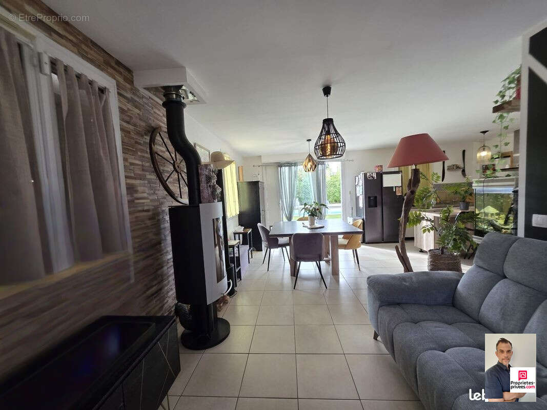 Maison à SOLLIES-VILLE