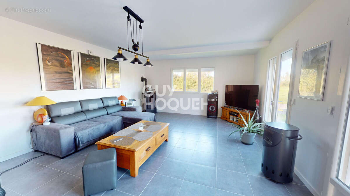 Maison à LE VIVIER-SUR-MER