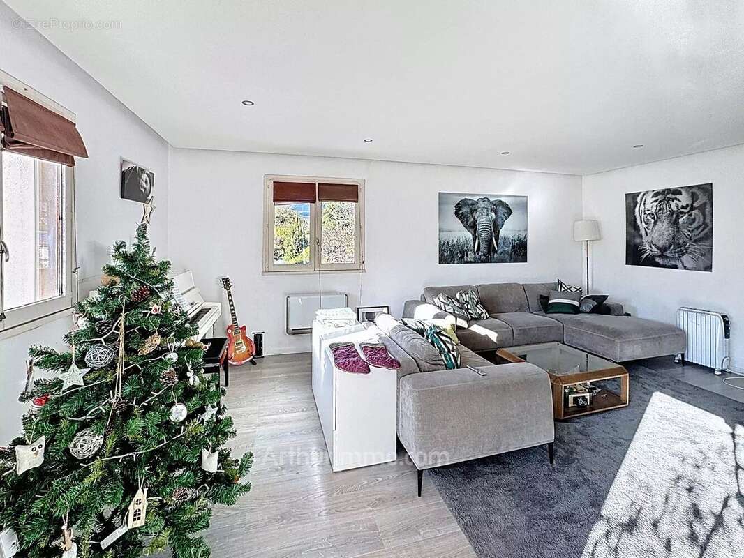 Maison à MOUANS-SARTOUX