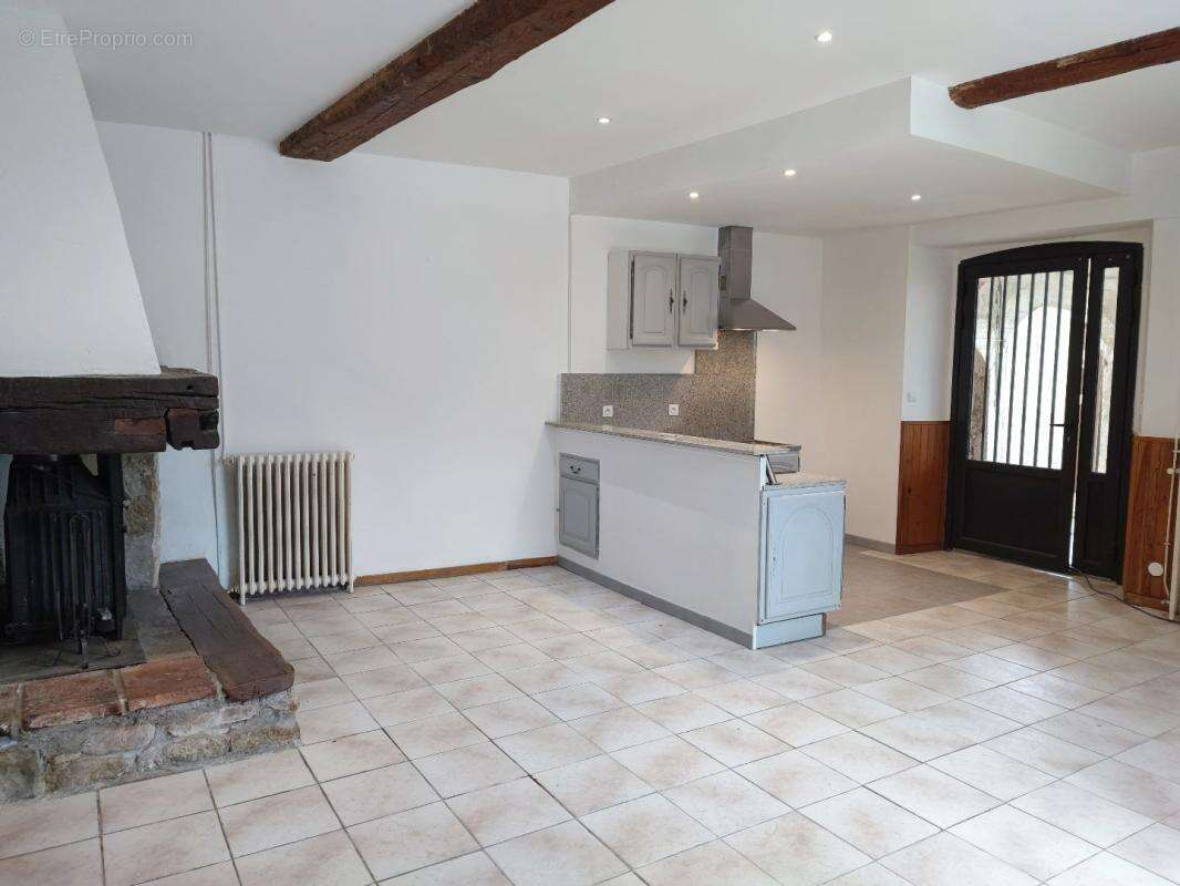 Maison à LES PUJOLS
