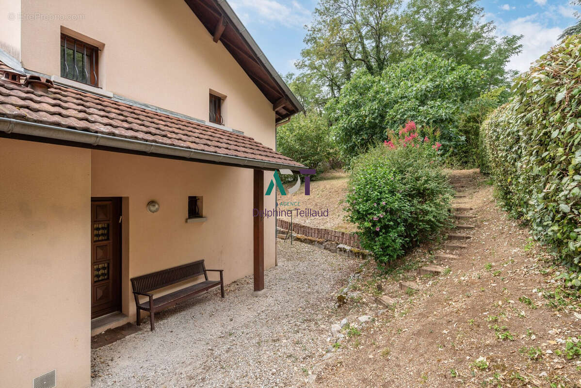 Maison 152 m² à Saint-Egreve  - photo 5