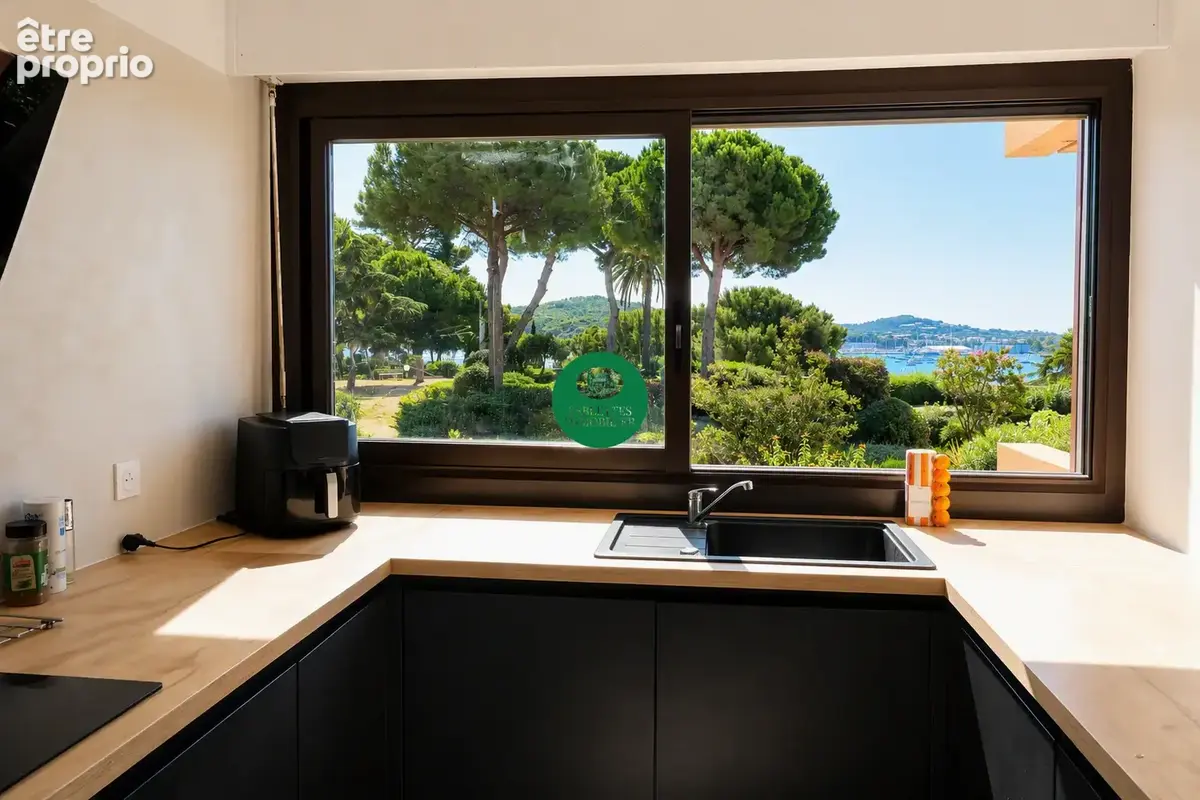 Vue Mer Panoramique sur la Baie de Tamaris  Appartement T4 de 83 m2 avec Terrasse à La Seyne-sur-Mer - photo 8