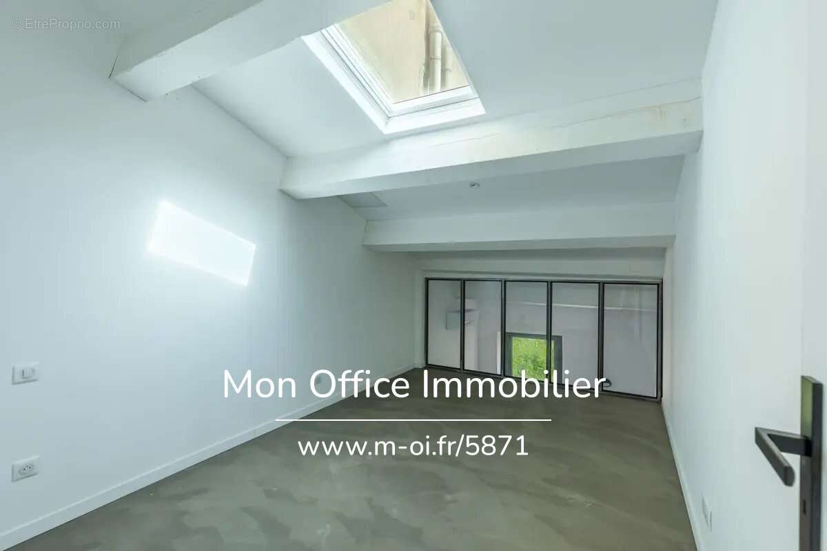 Appartement à MARSEILLE-5E