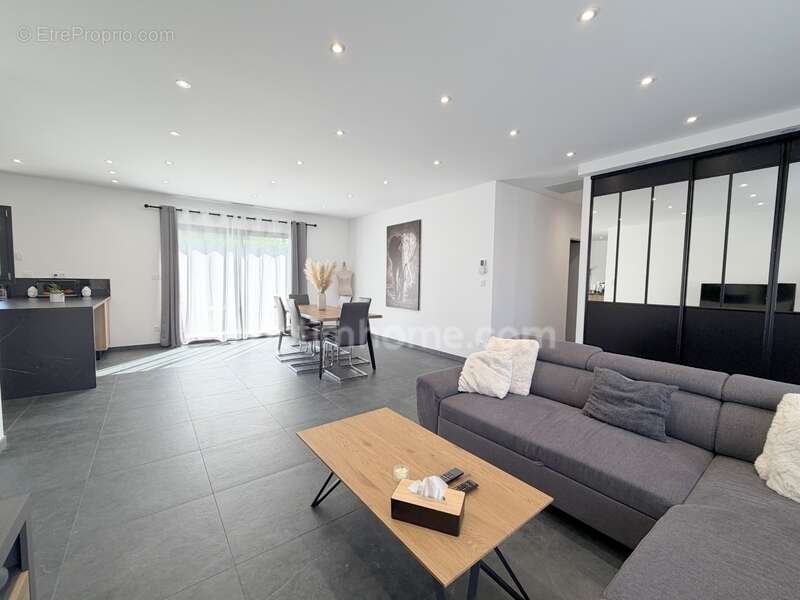 Maison contemporaine de plain-pied 128 m² habitables – DPE A – 3 chambres – Romorantin-Lanthenay (41200) - photo 6