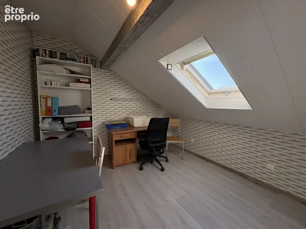 Charmante maison de 90 m2, idéalement située à Magstatt-le-Bas, offrant un cadre de vie chaleureux et fonction - photo 12