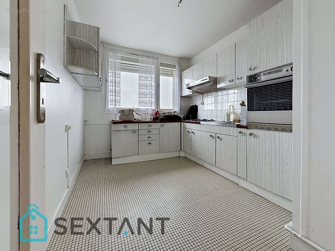 Appartement à SAINT-ETIENNE-DU-ROUVRAY