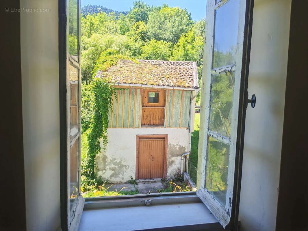 Maison de village spacieuse avec grand jardin et potentiel d’aménagement - photo 4