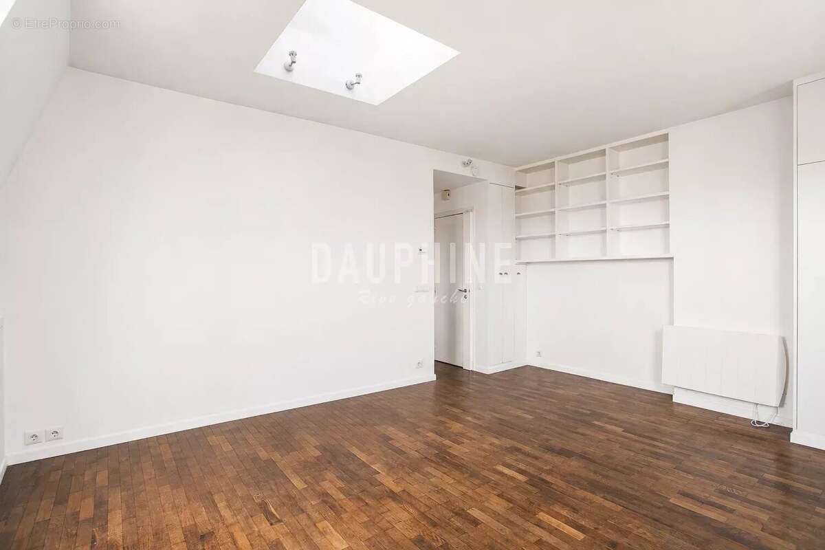 Appartement à PARIS-8E