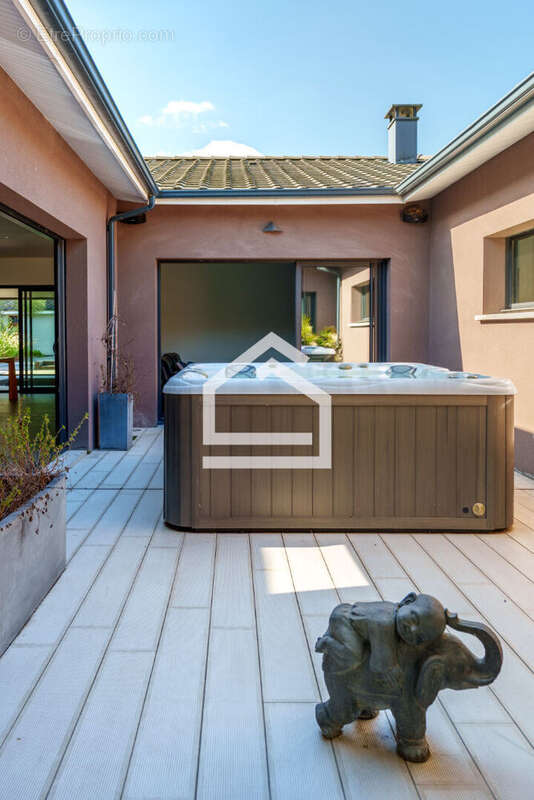 Maison à BLANQUEFORT