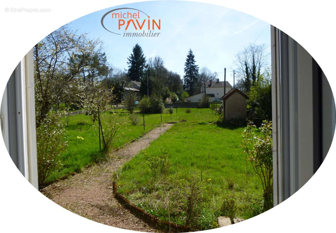 Maison à JOUET-SUR-L'AUBOIS