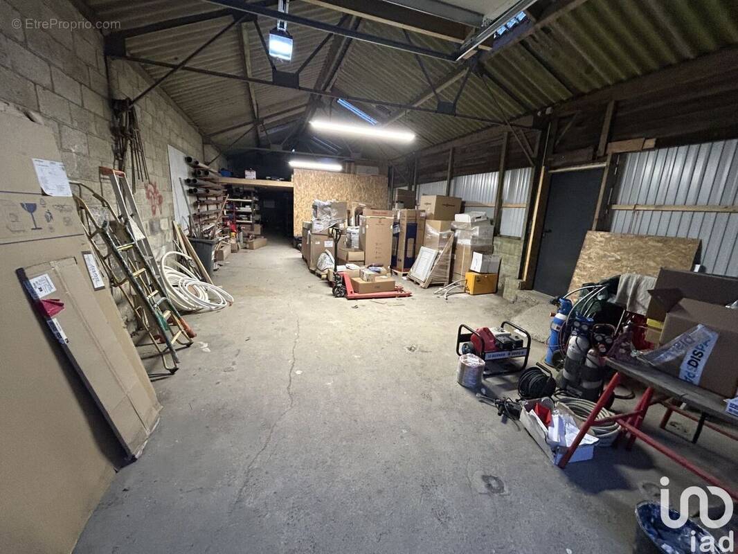 Photo 1 - Commerce à SAINT-MEEN-LE-GRAND