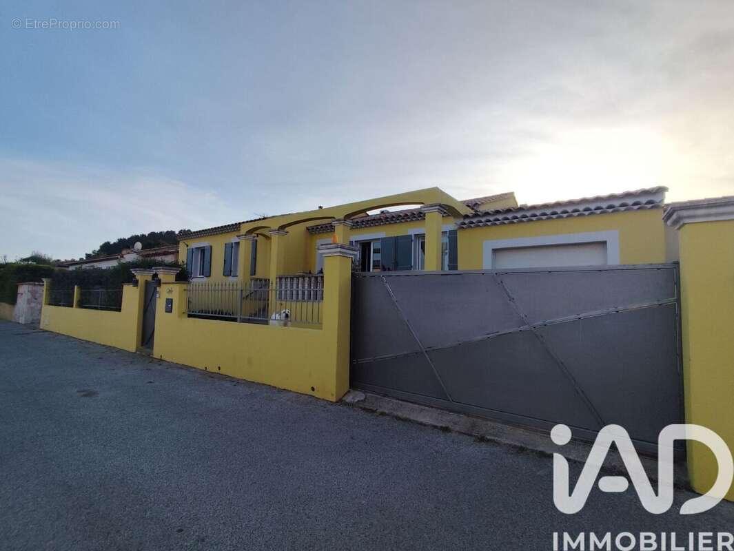 Photo 2 - Maison à CUERS