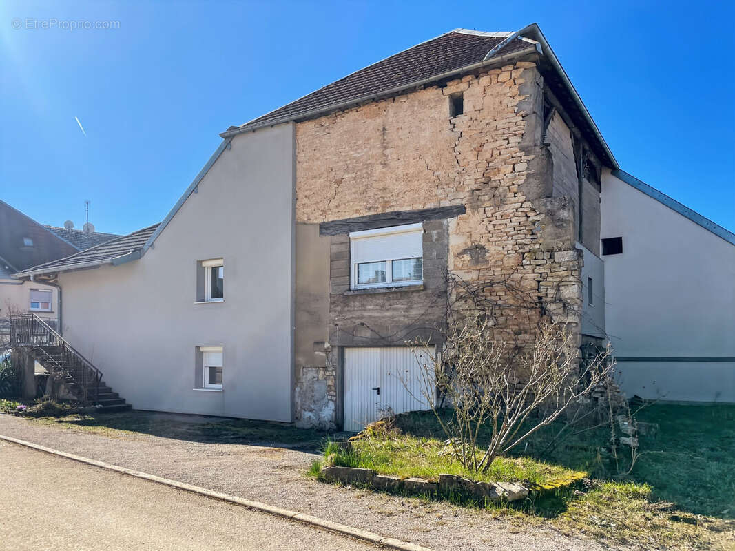 Maison à FOUCHERANS