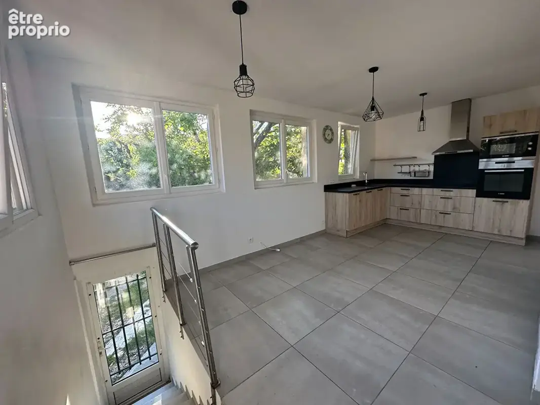 Appartement à VENELLES