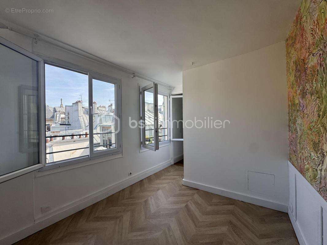 Appartement à PARIS-1E