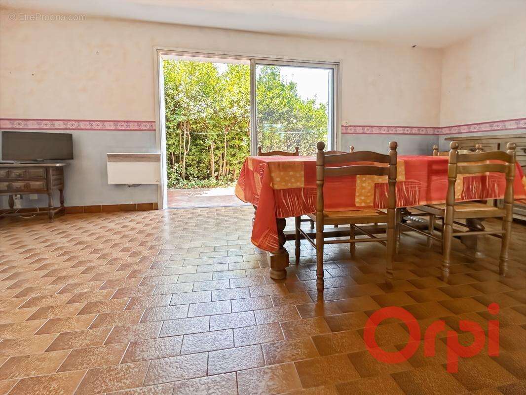 A vendre : Pavillon avec terrasse sans vis à vis à 700 m du port - photo 4