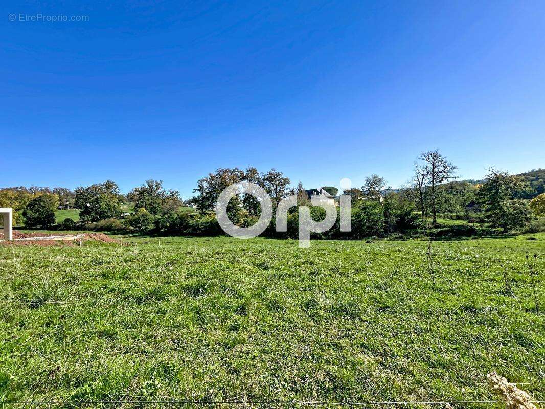 Terrain à MALEMORT-SUR-CORREZE