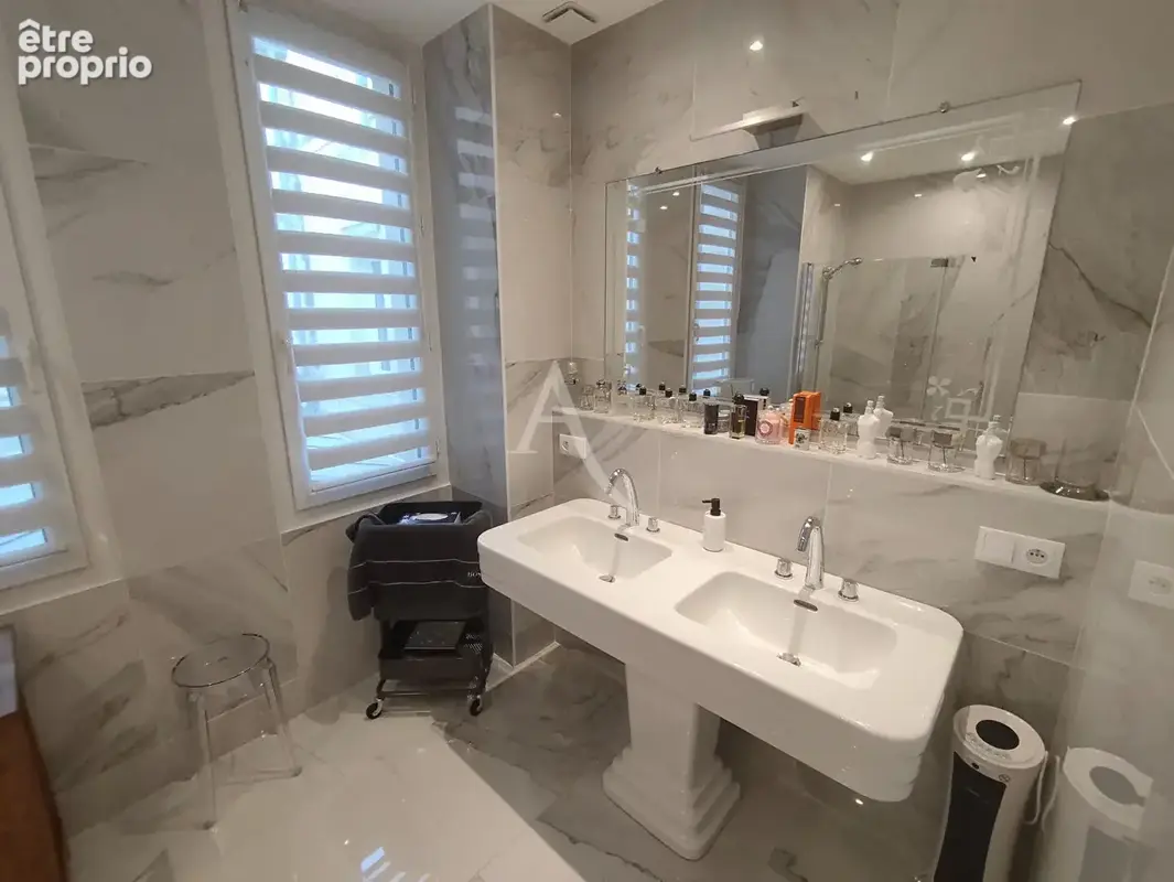 RARE - Hyper centre - Rochefort - Appartement avec ascenseur. - photo 13