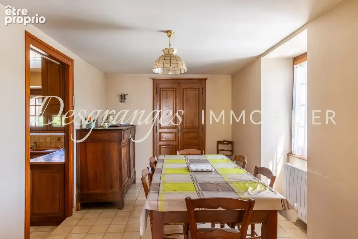 Maison 309 m² à Hautefort  - photo 8