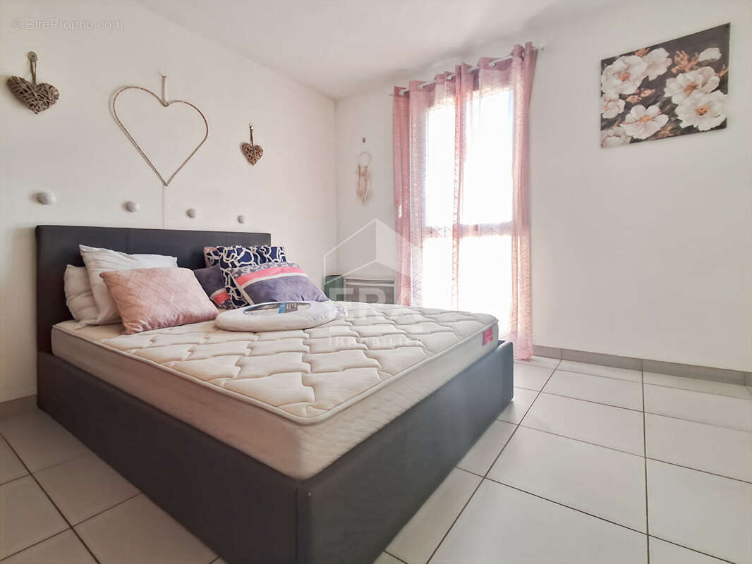Appartement à MARSEILLE-5E