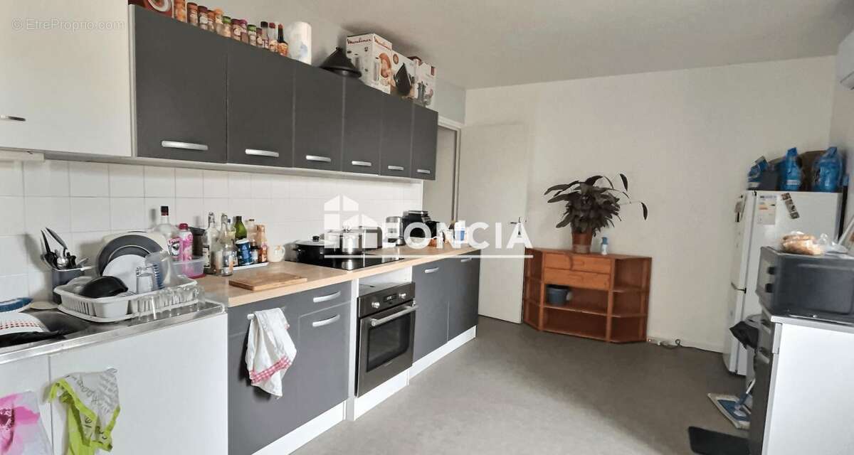 Appartement à LE CHAMBON-FEUGEROLLES