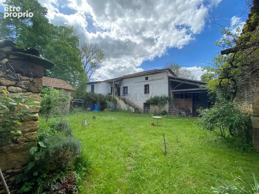 Joie propriété en pierre, comprenant une maison d’habitation, un appartement indépendant, une grande grange en pierre et dépenda - photo 20