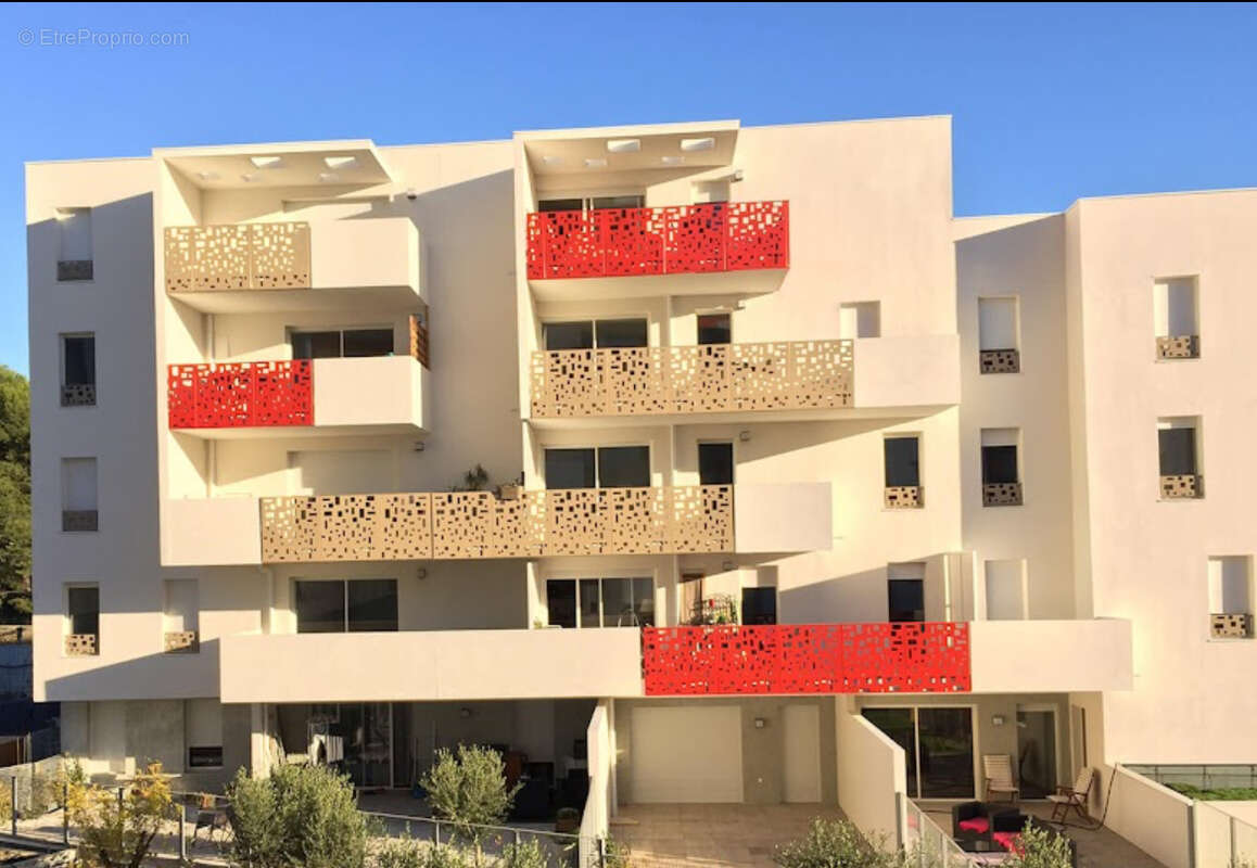 Appartement 2 pieces parking et terrasse - photo 2