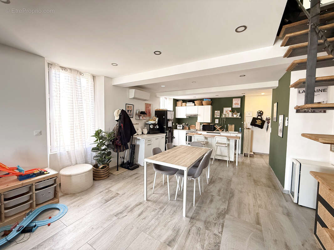 Appartement à SIX-FOURS-LES-PLAGES